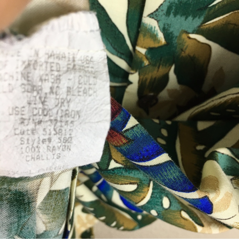 Men's Hawaiian Shirt, Size 3XL, Tropical Graphics, Made in Hawaii by Hilo Hattie - Picture 10 of 10